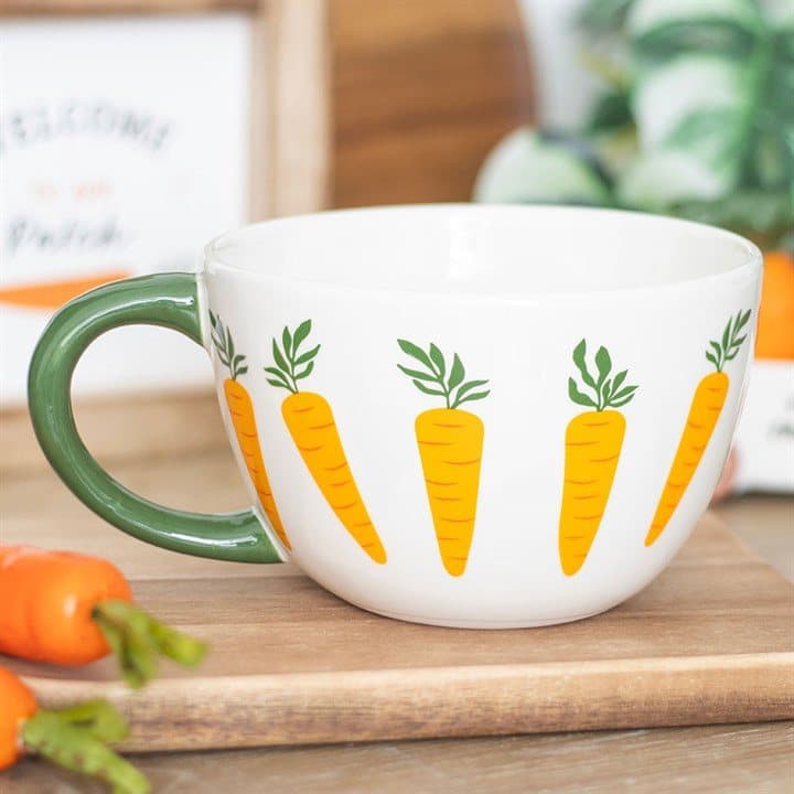 Oversized mug with a carrot design