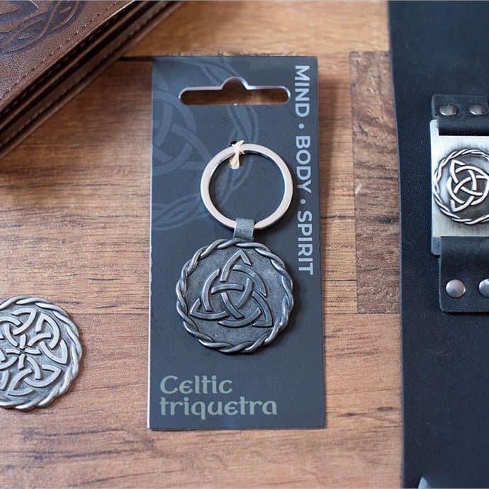 Alloy Celtic triquetra knot keyring on a cardboard back