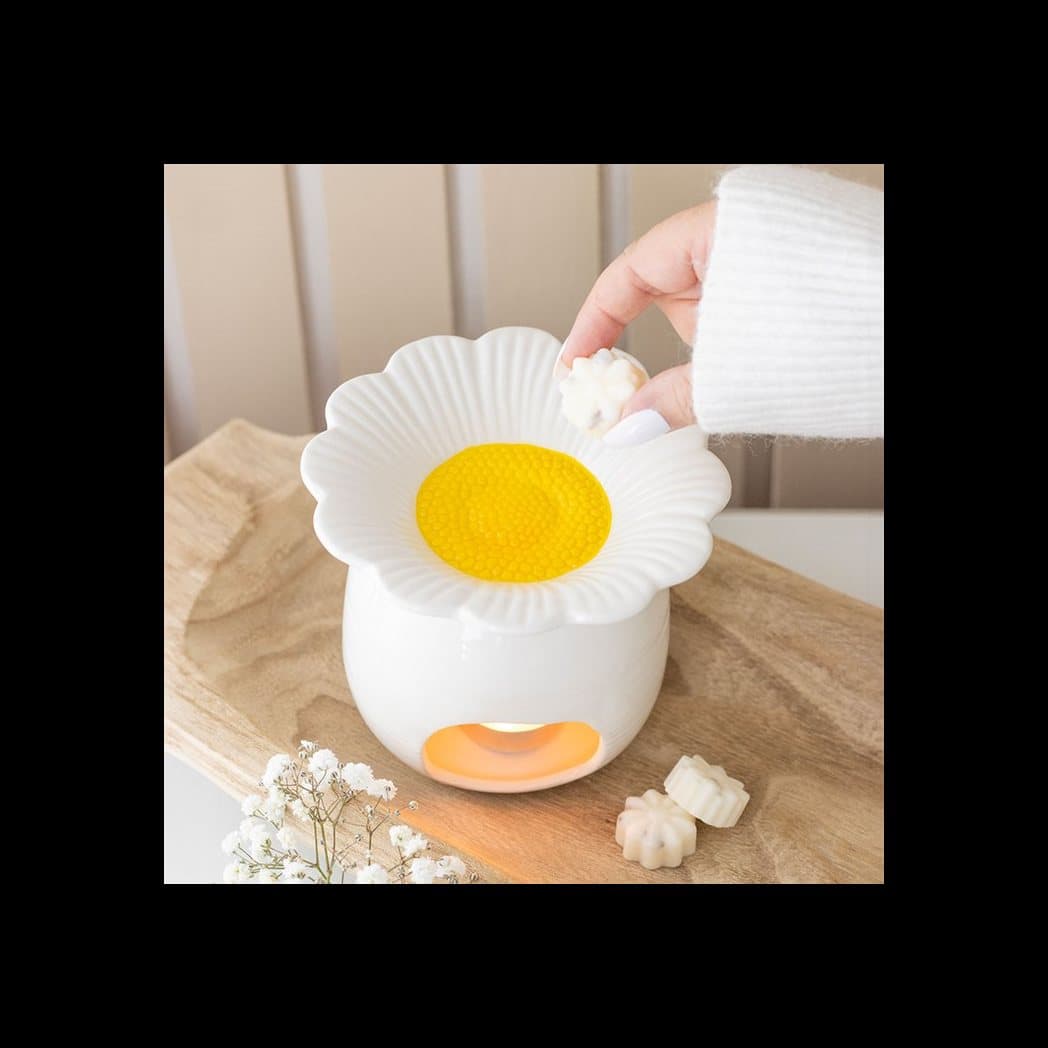 Stoneware daisy shaped oil burner