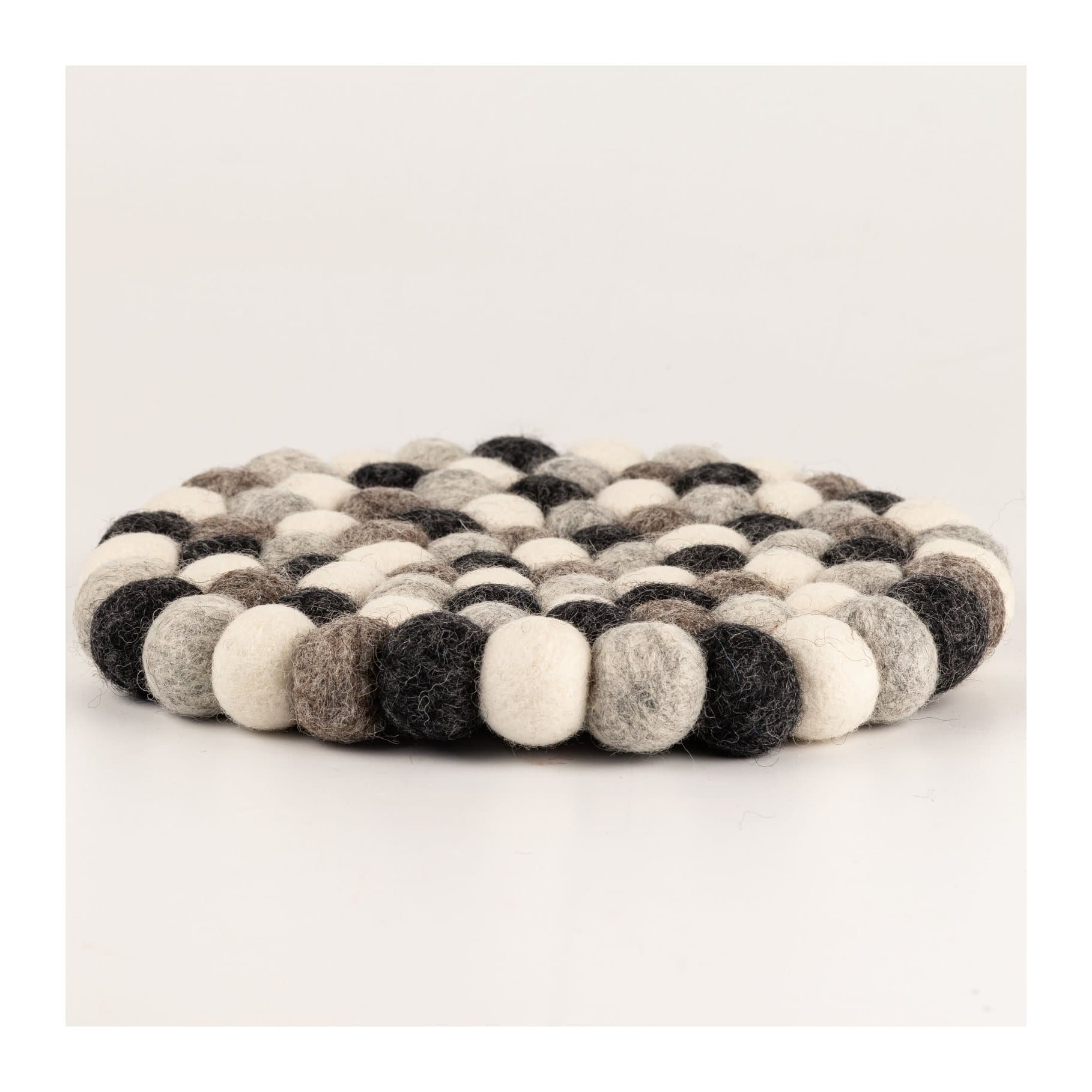 Felt ball table mat in multicolour