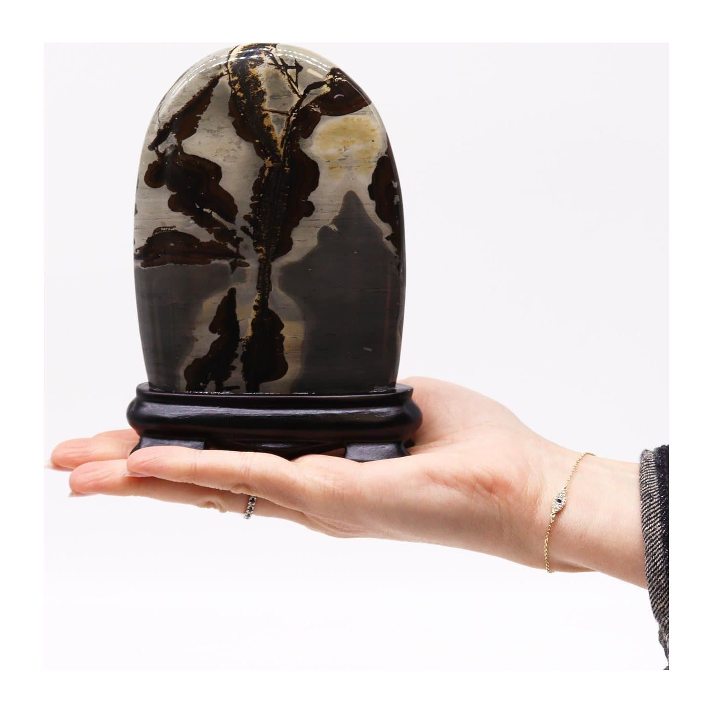 Arch-shaped Guohua picture stone with natural manganese patterns