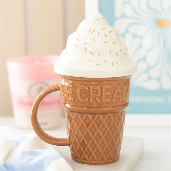 Ice cream cone mug with a swirled lid