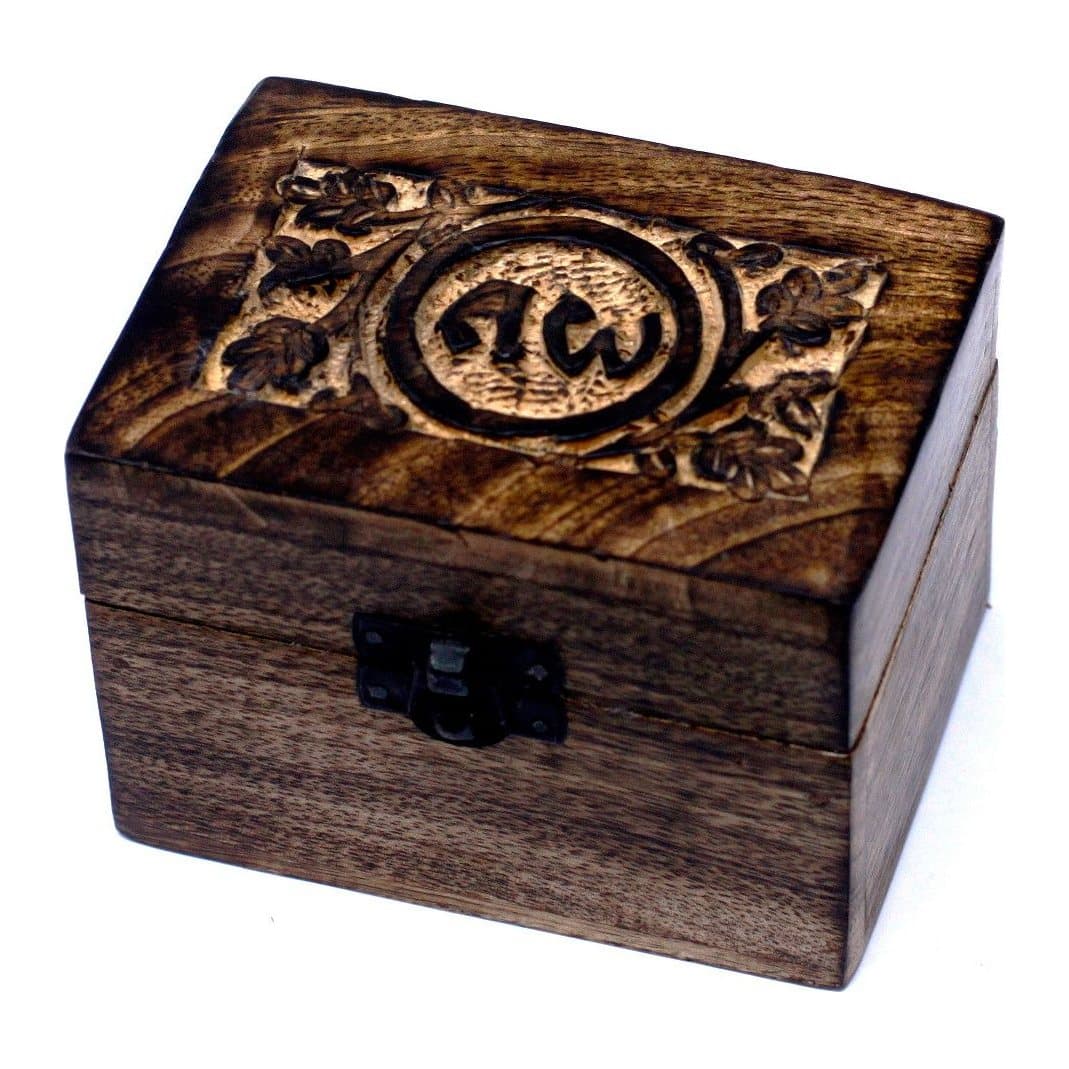Hand-carved mango wood aromatherapy box with floral designs