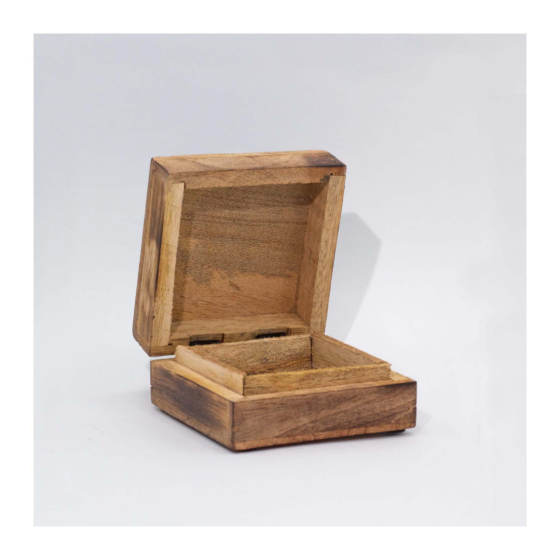 Mango wood box with a maroon mushroom lid