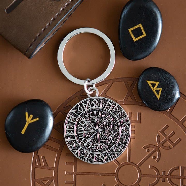 Alloy Vegvisir Viking compass keyring on a cardboard backing card