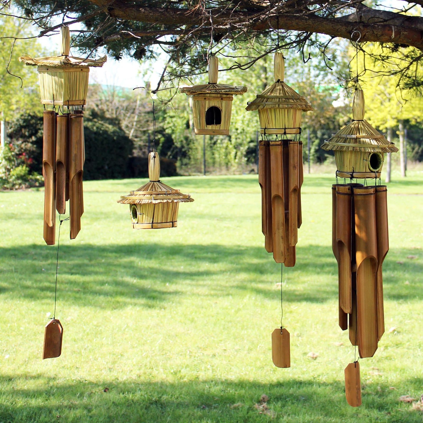 Round seagrass bird house