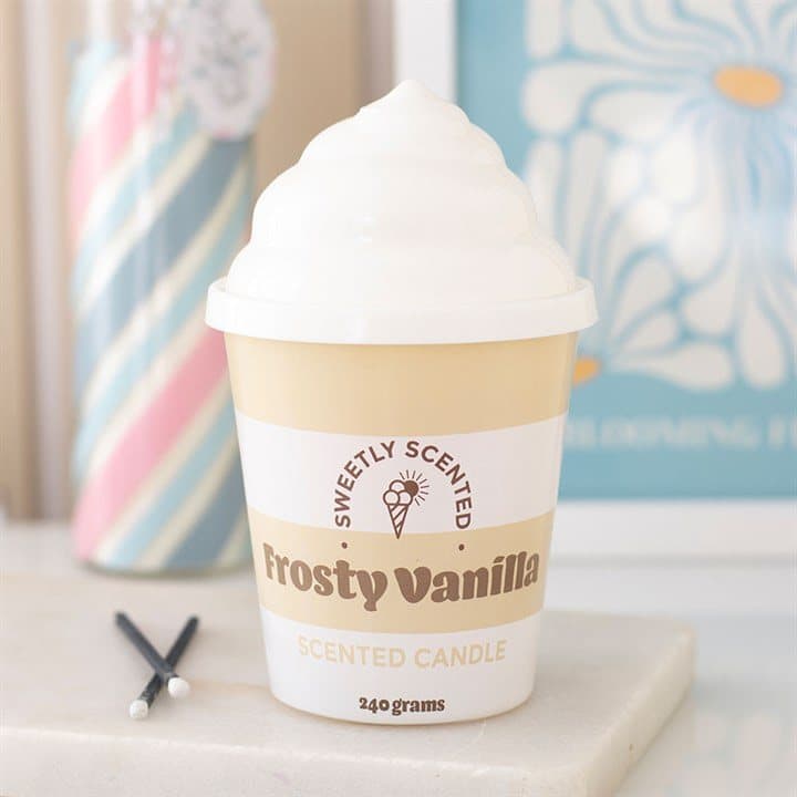 Vanilla ice cream tub candle