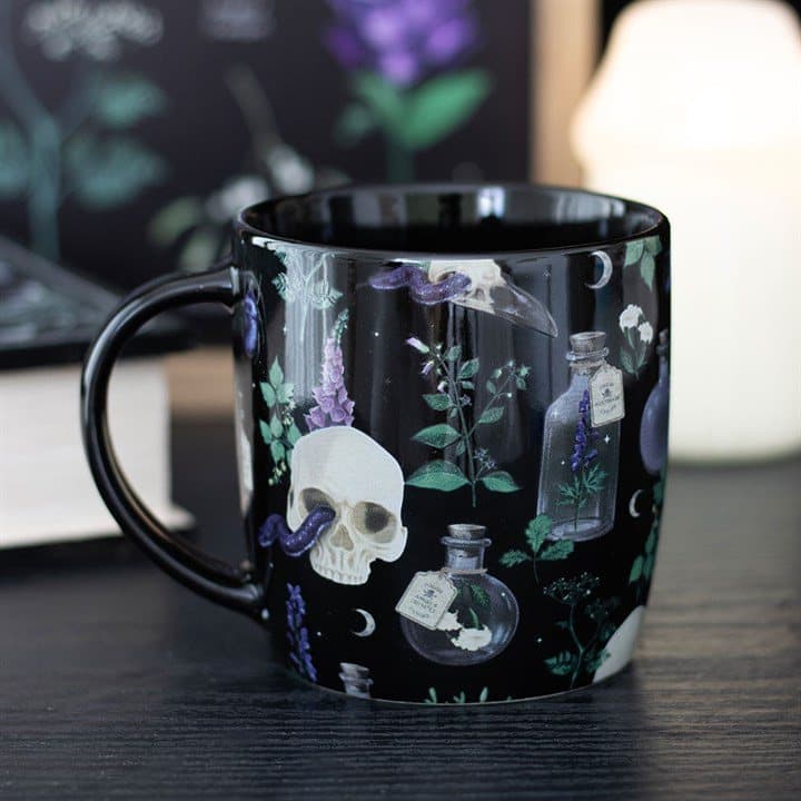 Ceramic mug with a skulls and florals print