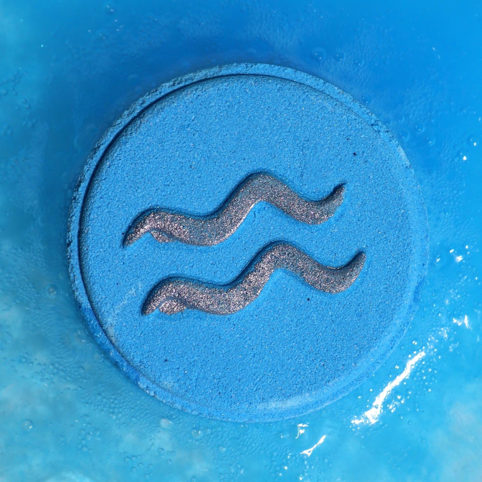 Two zodiac bath fizzers in a box