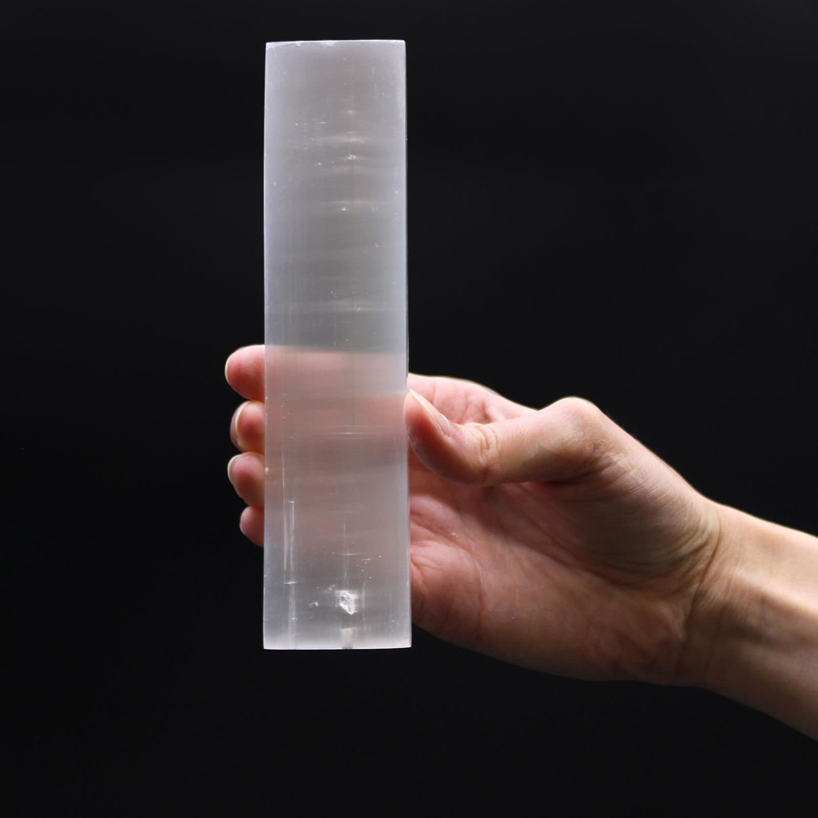 Plain flat selenite charging plate, 15 x 3 cm.