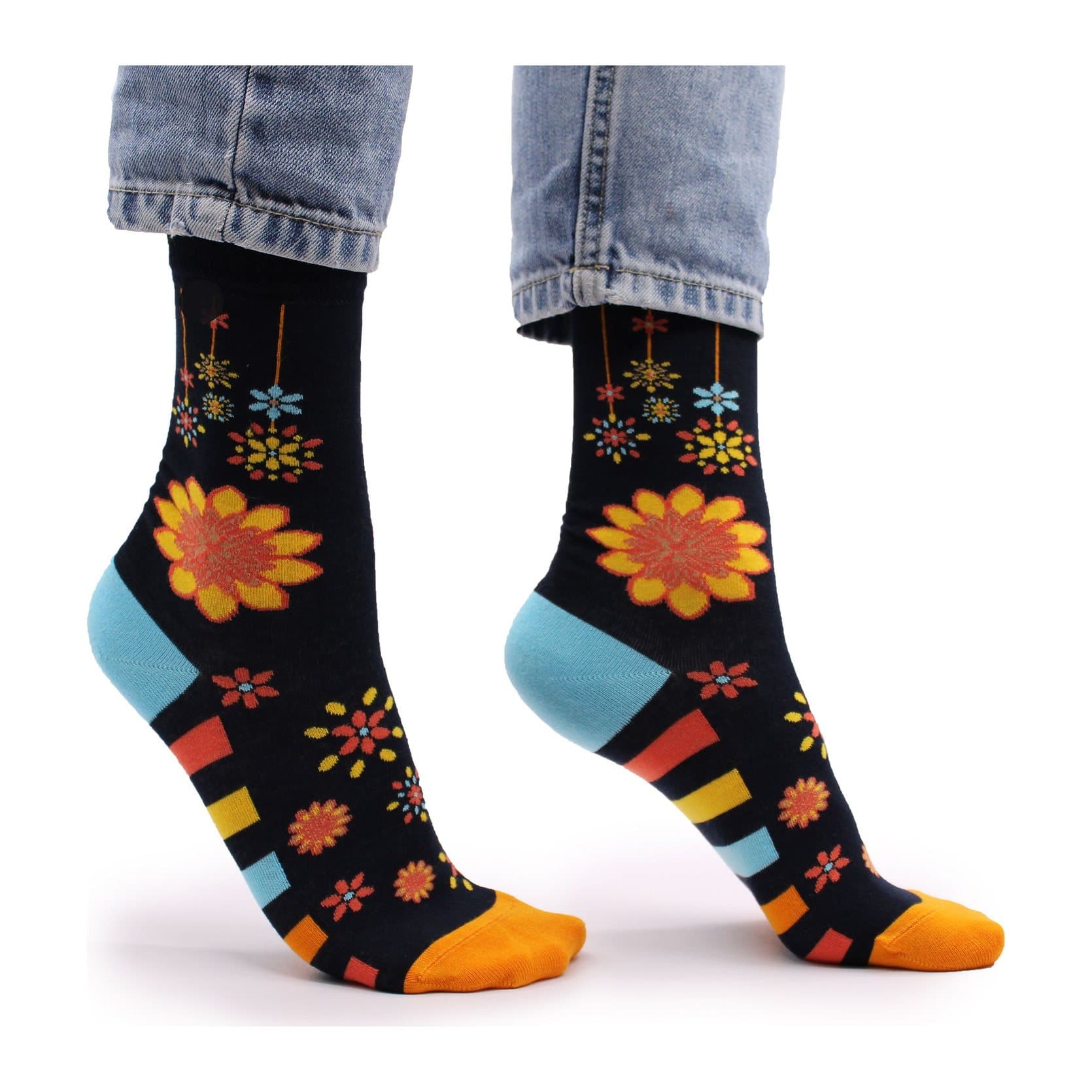 Bamboo socks with a mandala flowers design