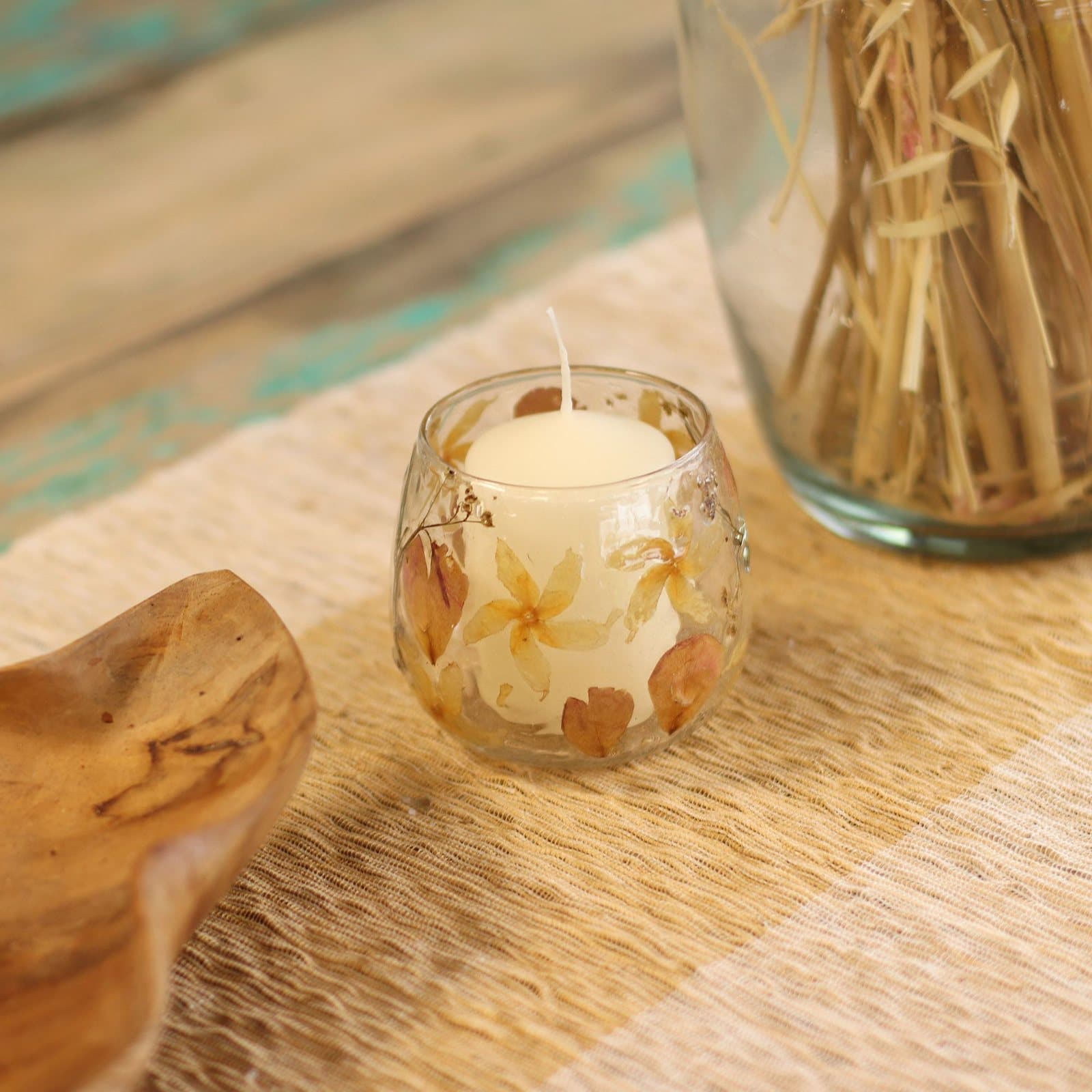 Recycled glass candle holder with pressed flowers