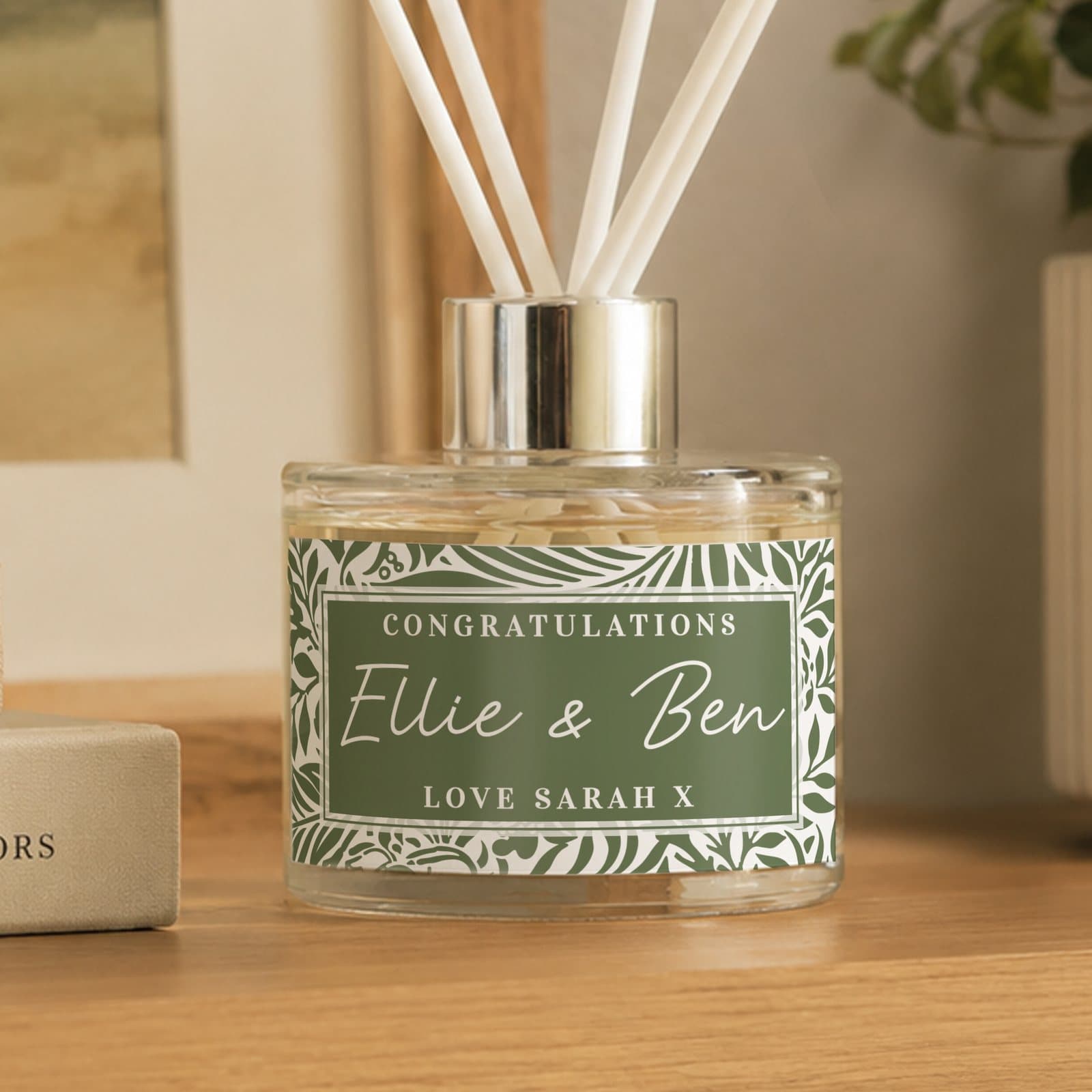 Personalised botanical reed diffuser