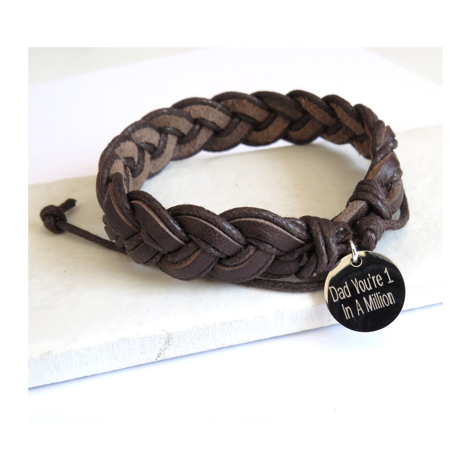 Brown pleated leather men's bracelet with a polished steel disc for engraving